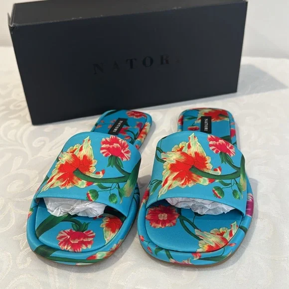 Natori Slide Sandal. Ladies Size 7. - Picture 5 of 9